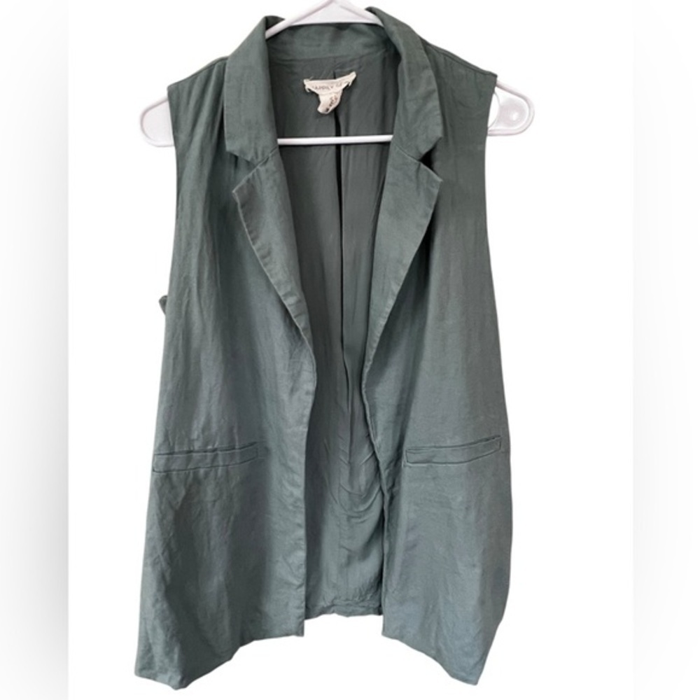 Happily Grey Green Sleeveless Vest